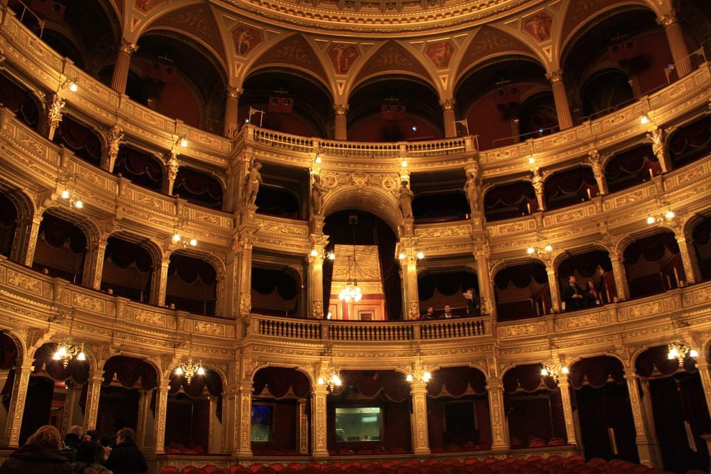 Little Americas Opera Apts Budapest Extérieur photo